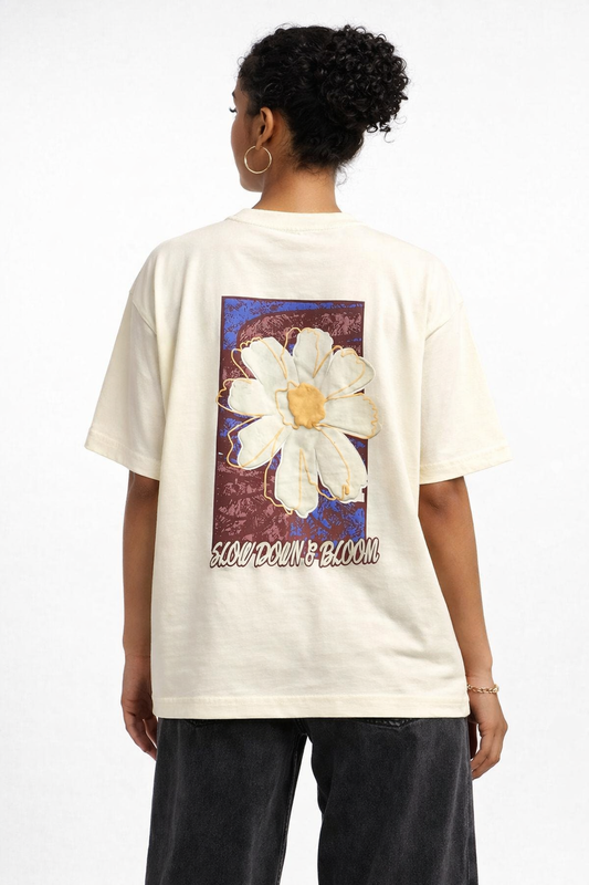 Slow down and bloom Oversized T-shirt Female