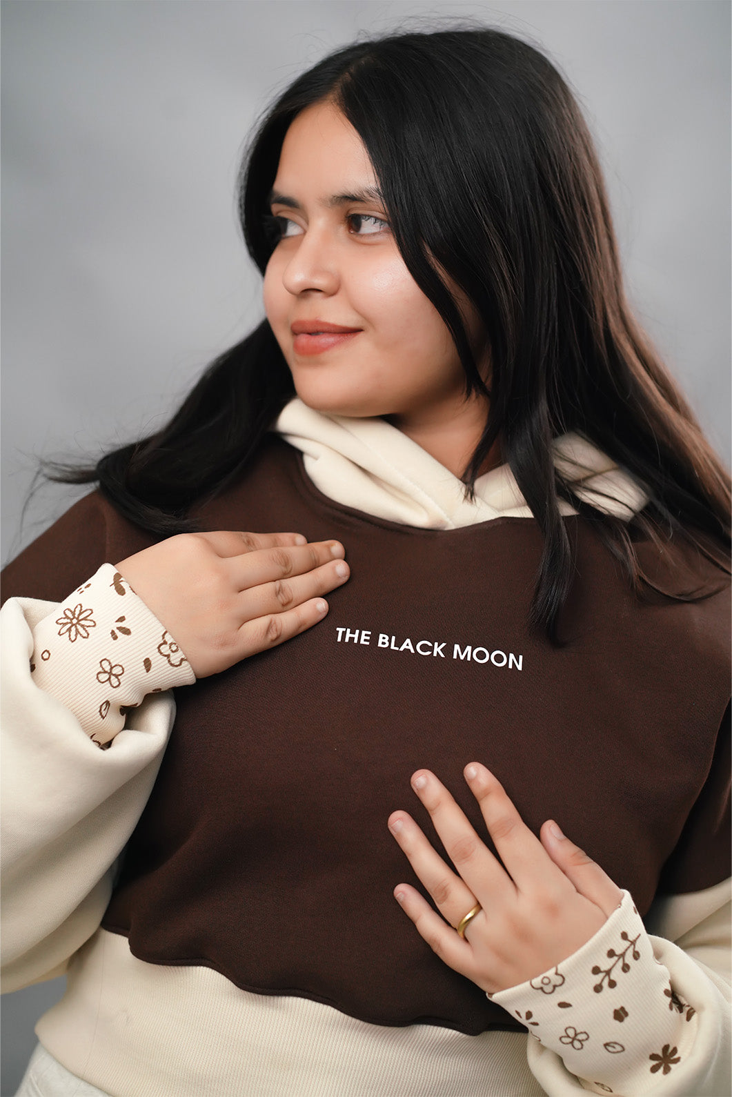 Dual-Tone Oversized Cropped Hoodie